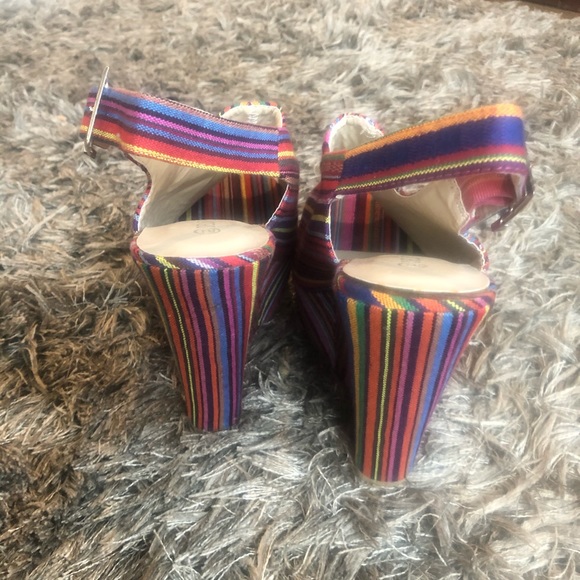Multi coloured striped fabric wedges - Picture 6 of 6